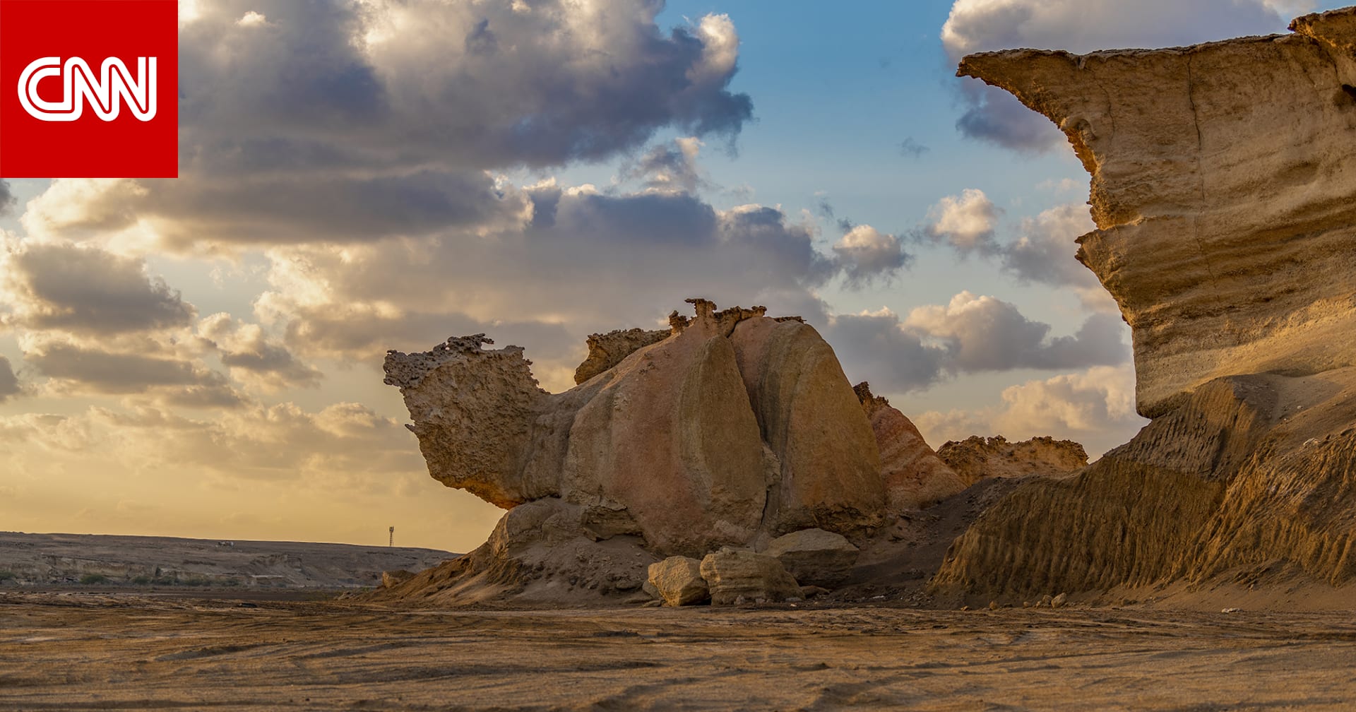 في السعودية.. صخرة تشبه الجمل ولا يمكن رؤيتها سوى من هذه الزاوية 