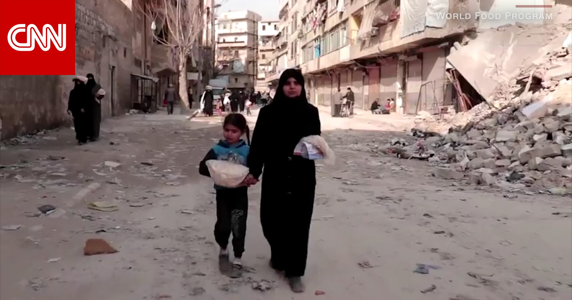 شاهد كيف يساعد برنامج الأغذية العالمي في حد انتشار كورونا في سوريا - CNN Arabic