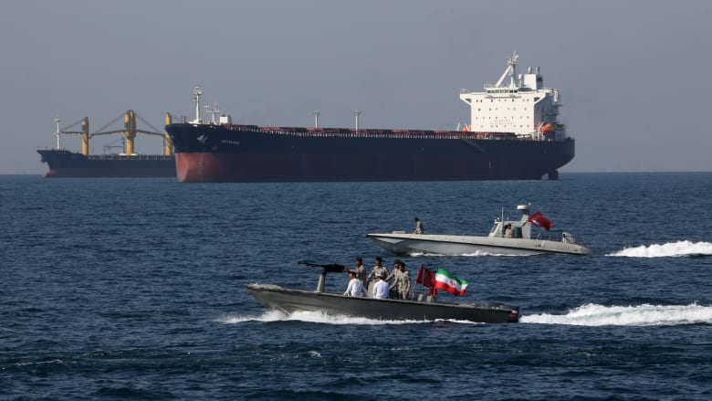 الحرس الثوري الإيراني يُوقف ناقلة نفط في الخليج