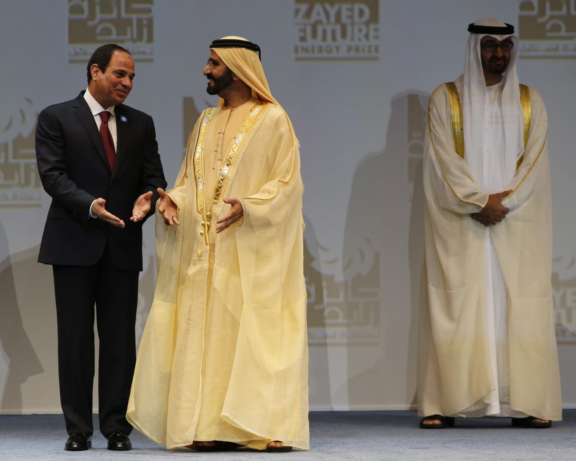 بعد اتفاقيات سعودية مصرية بقيمة 25 مليار دولار بنك الإمارات دبي