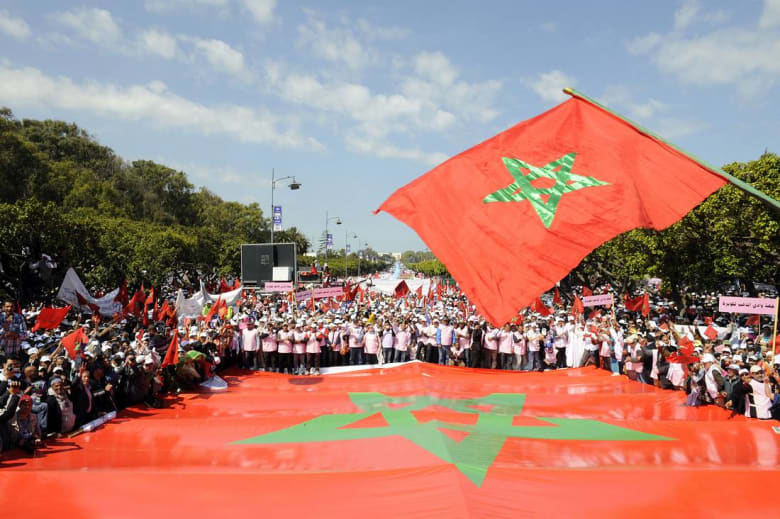 العلم المغربي ي كمل عامه المئة ومؤرخ المملكة السابق يشرح أهم