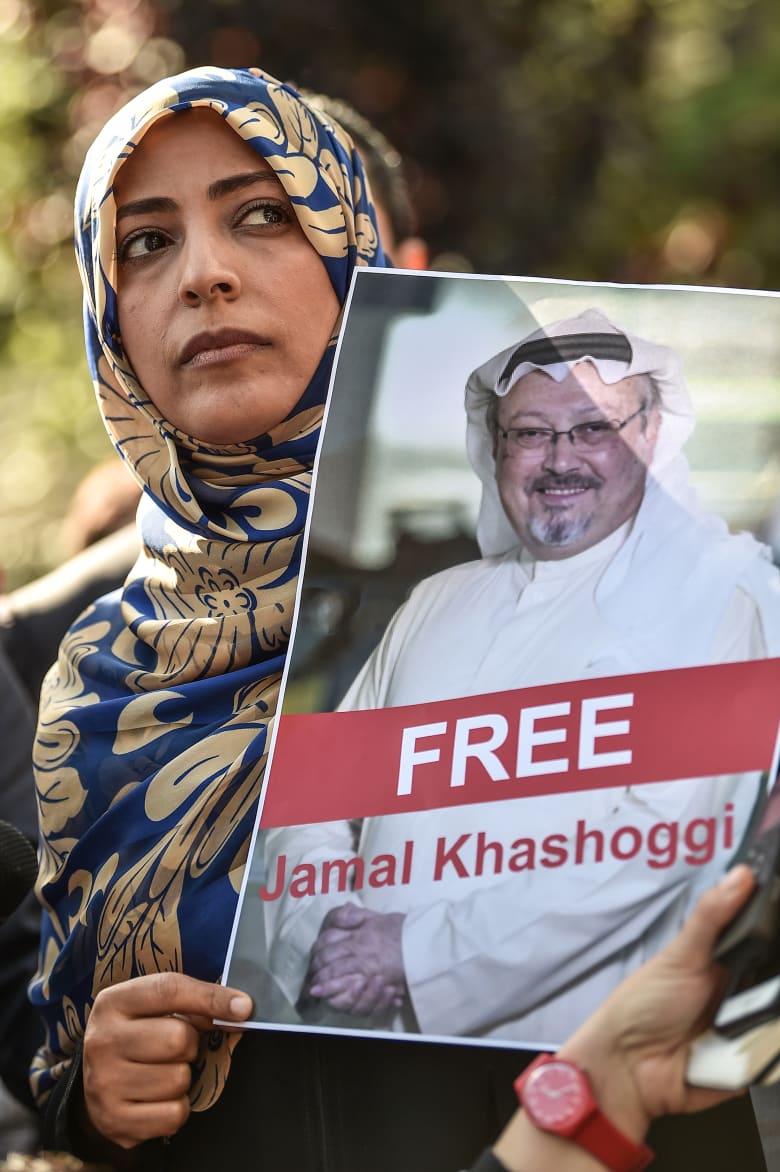  توكل كرمان في مظاهرة من أجل جمال خاشقجي أمام قنصلية السعودية بإسطنبول 