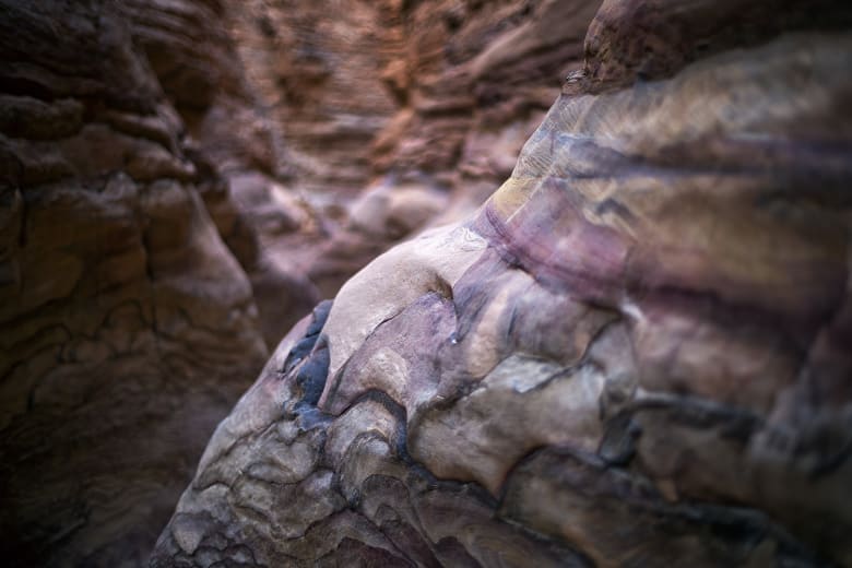 الوادي الملون بمصر.. تشكيلات صخرية أشبه بلوحات فنية