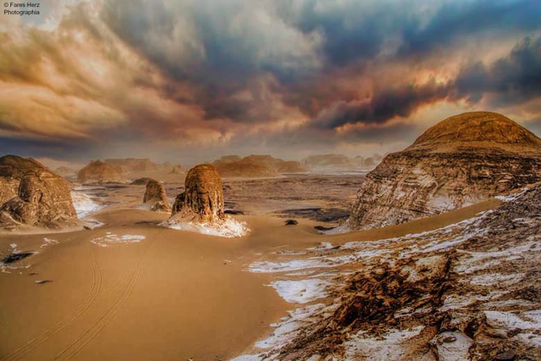 وادي العقبات بالصحراء البيضاء في مصر