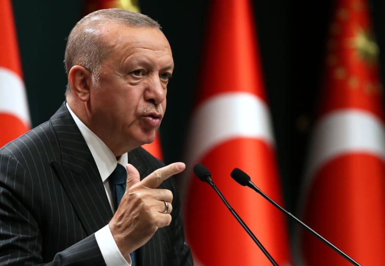 أردوغان يُحذر ماكرون: لا تعبث مع تركيا