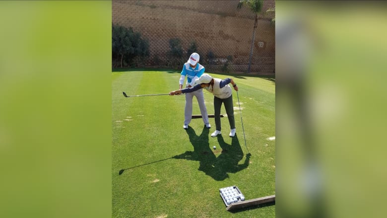 3 نصائح لتحسين أدائك في رياضة الغولف من نائلة العطار أول محترفة غولف مصرية